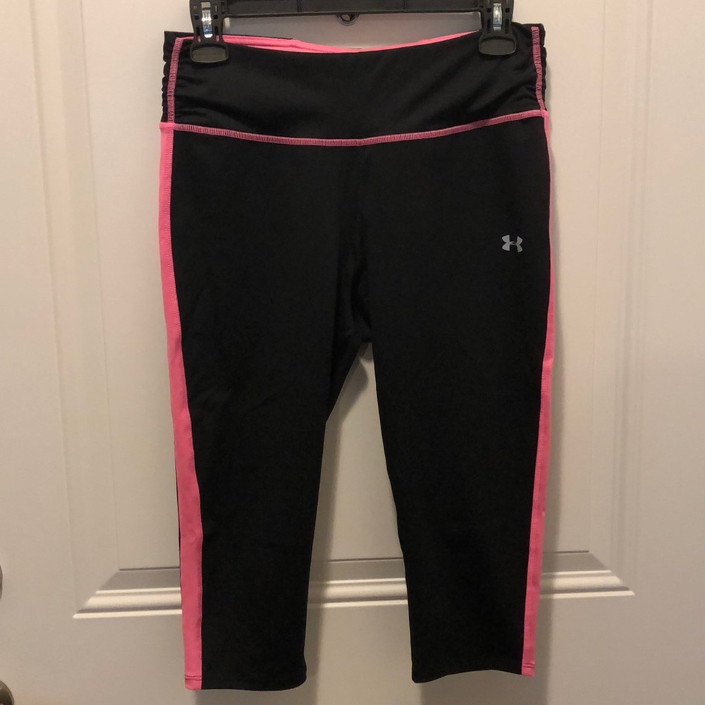 Under Armour Capri black & pink run leggings 🖤💗
